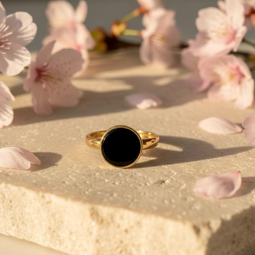 Bague Ovale en Onyx Noir Sertie Or – Image 3